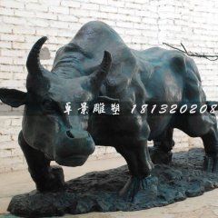 銅雕耕牛，耕地銅牛雕塑