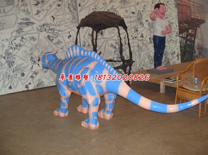 玻璃鋼恐龍雕塑，卡通動物雕塑