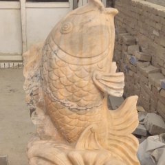 噴泉魚，公園石雕魚