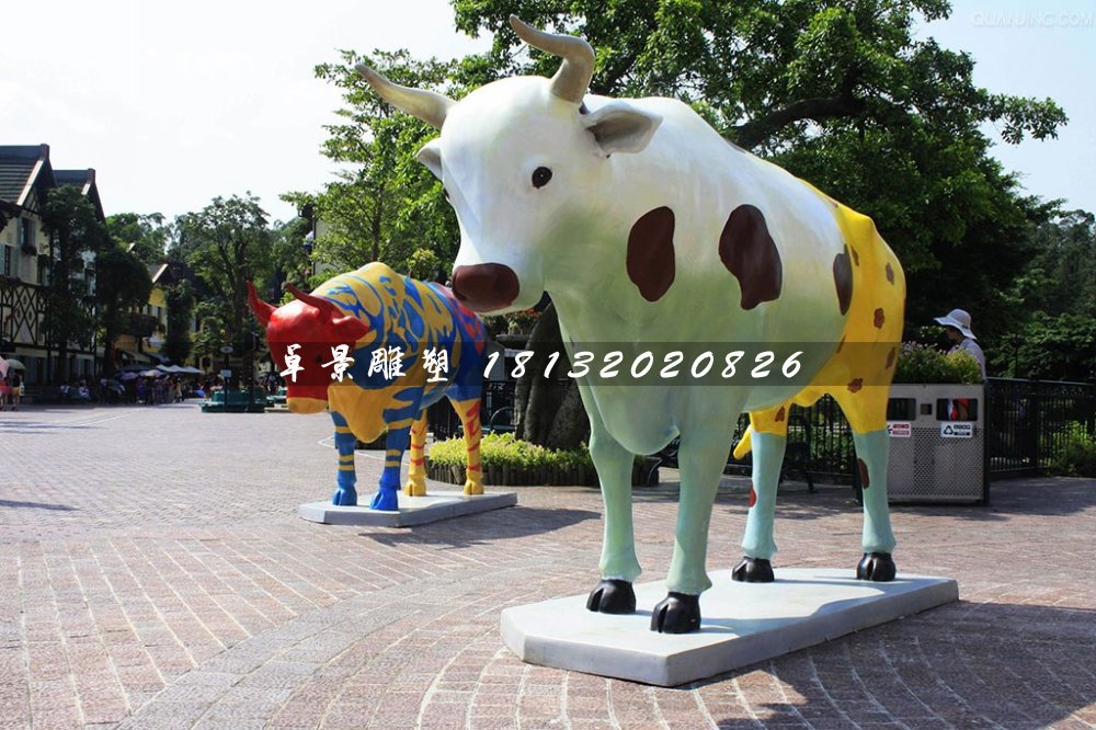 牛雕塑，玻璃鋼彩繪牛雕塑