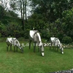 小鹿吃草雕塑，不銹鋼動物