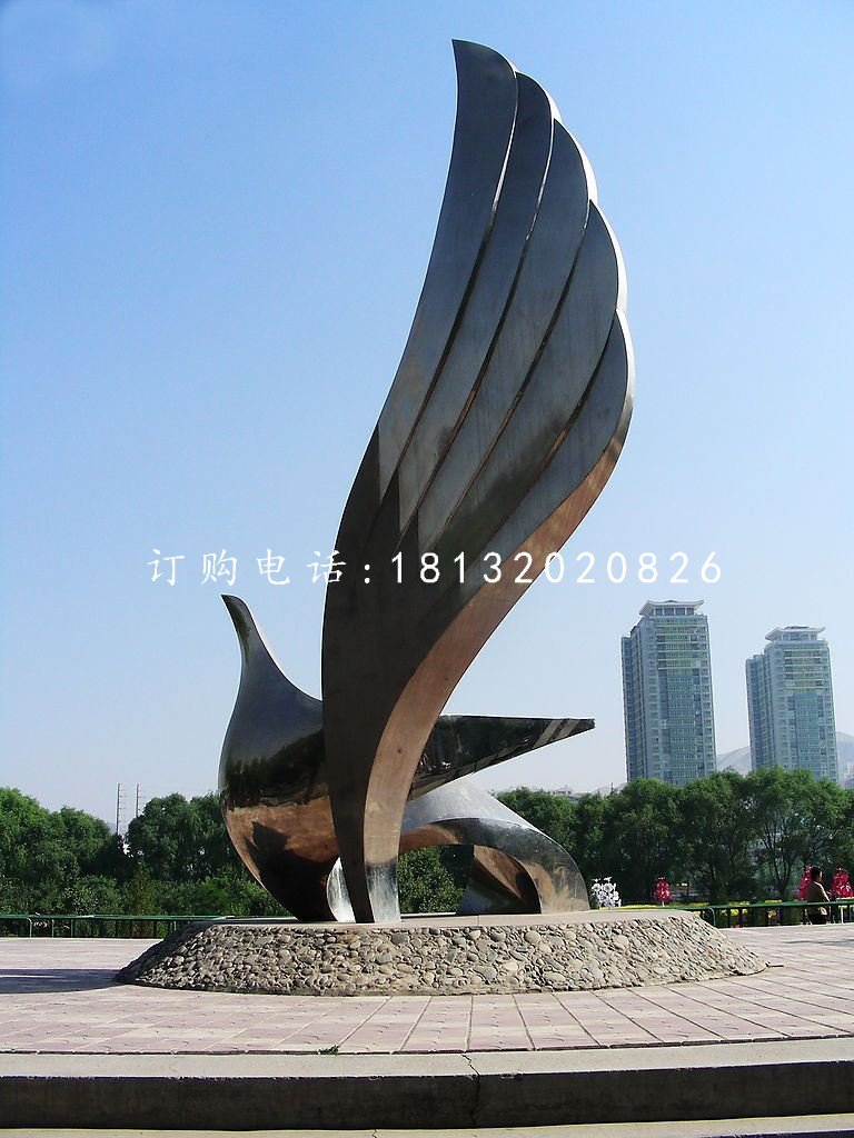 展翅鴿子雕塑，不銹鋼廣場雕塑