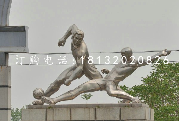 踢足球雕塑，不銹鋼運動雕塑