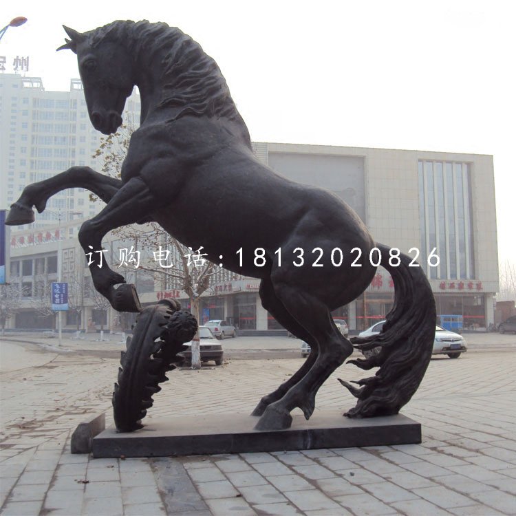 立馬銅雕，廣場銅雕馬