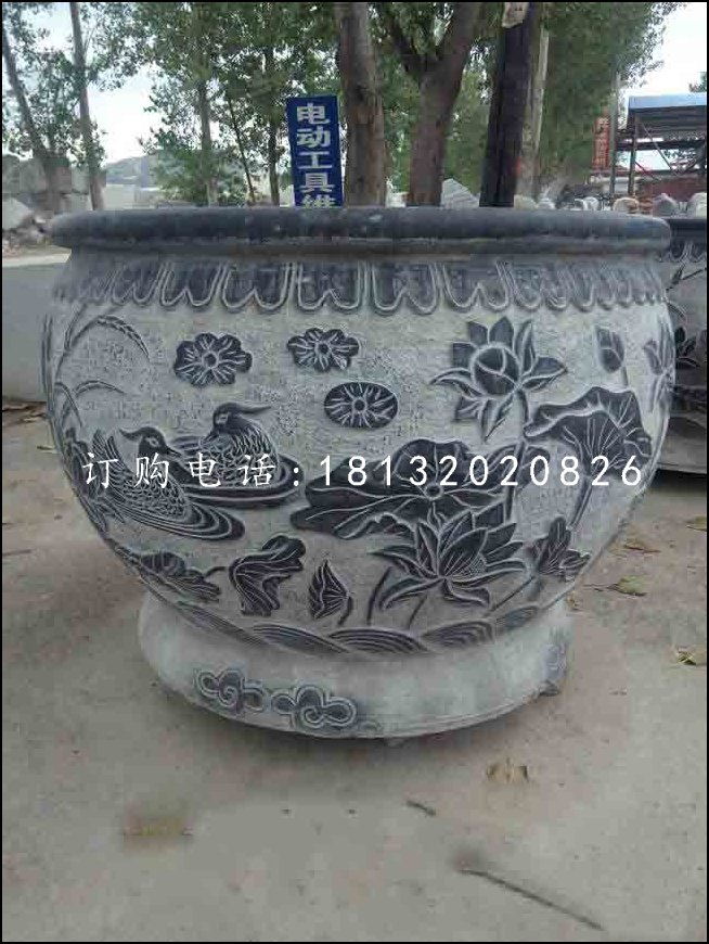 荷花石浮雕水盆，青石水缸