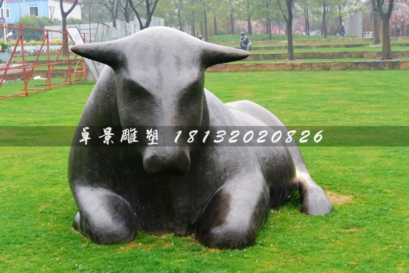 抽象牛銅雕，公園動物銅雕